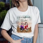 Pont en bois Besties personnalisé Drink Life is Better with Besties T-shirt Gift for Besties T-Shirt Best Friend Gift