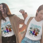 T-shirt personnalisé Side By Side Or Miles Apart Besties Will Always Be Connected By Heart Cadeau d'amitié pour Besties Daily Wear