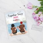 Plaque acrylique personnalisée Couple assis au bord d'un lac Fleur de montagne Cadeaux pour petit(e) ami(e) Ornement de bureau