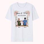Gepersonaliseerd Loving Couple Zittend en Samen Swingend T-shirt Verjaardag Dagelijks Dragen
