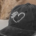 Cappello da baseball personalizzato con nome ricamato in stile vintage con cuore per la mamma, la nonna, il regalo di compleanno per la festa della mamma