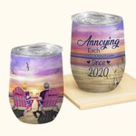 Personligt par älskar att irritera varandra sedan 2020 Wine Tumbler födelsedag 12oz
