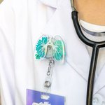 Personalisierte Acryl-Blumen-Abzeichenrolle für medizinisches Personal von Krankenschwestern, Doktoren, Zahnärzten