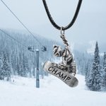 Collier à Personnaliser avec Texte Gravé sur Pendentif Skieur de Snowboard Cadeau pour Amateur de Sport d'Hiver