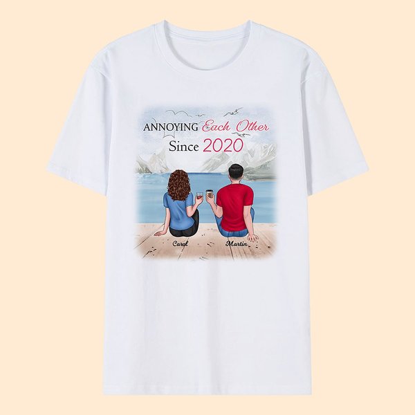 T-shirt Seaside Cheer personnalisé Couple s'ennuyant l'un l'autre depuis de nombreuses années et s'aimant toujours Cadeau d'Anniversaire