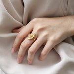 Bague Réglable Personnalisée avec Pierre de Naissance Incrustée sur Base Ovale de Style Vintage Cadeau Anniversaire Fête pour Femme