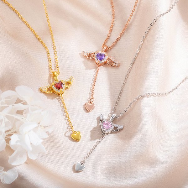 Collana personalizzata con ali d'angelo svolazzanti e pietra di nascita del cuore Regalo di San Valentino, compleanno e anniversario per le donne