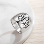 Gepersonaliseerde Minimalistische Monogram Dome Cigar Band Ring met gegraveerde initialen Statement Jewelry Verjaardag Moederdag cadeau voor vrouwen