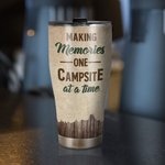 Cadeau d'anniversaire personnalisé pour un couple de campeurs.