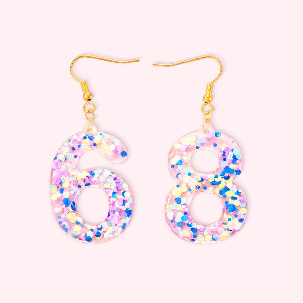 Personalisierte Paar Geburtstag Zahlen Konfetti Dots Acryl Ohrringe Schmuck Geburtstag Erklärung Dangles Geburtstag Jahrestag Party Geschenk für sie
