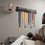 Personalizada Medalla Nombre Colgador Premio Display Rack con Estrellas Decoración Metal Art Sign Regalo para Ganador Atletas Investigador