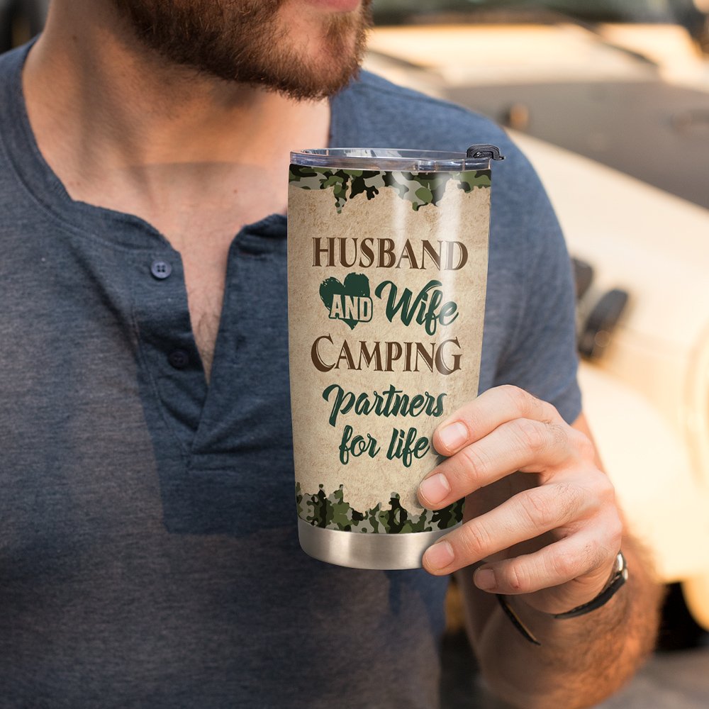 Esposo y Esposa Personalizados Acampando Juntos Bebida Feliz Vaso de 20oz Diseño de Tapa a Prueba de Fugas para Uso Diario 5