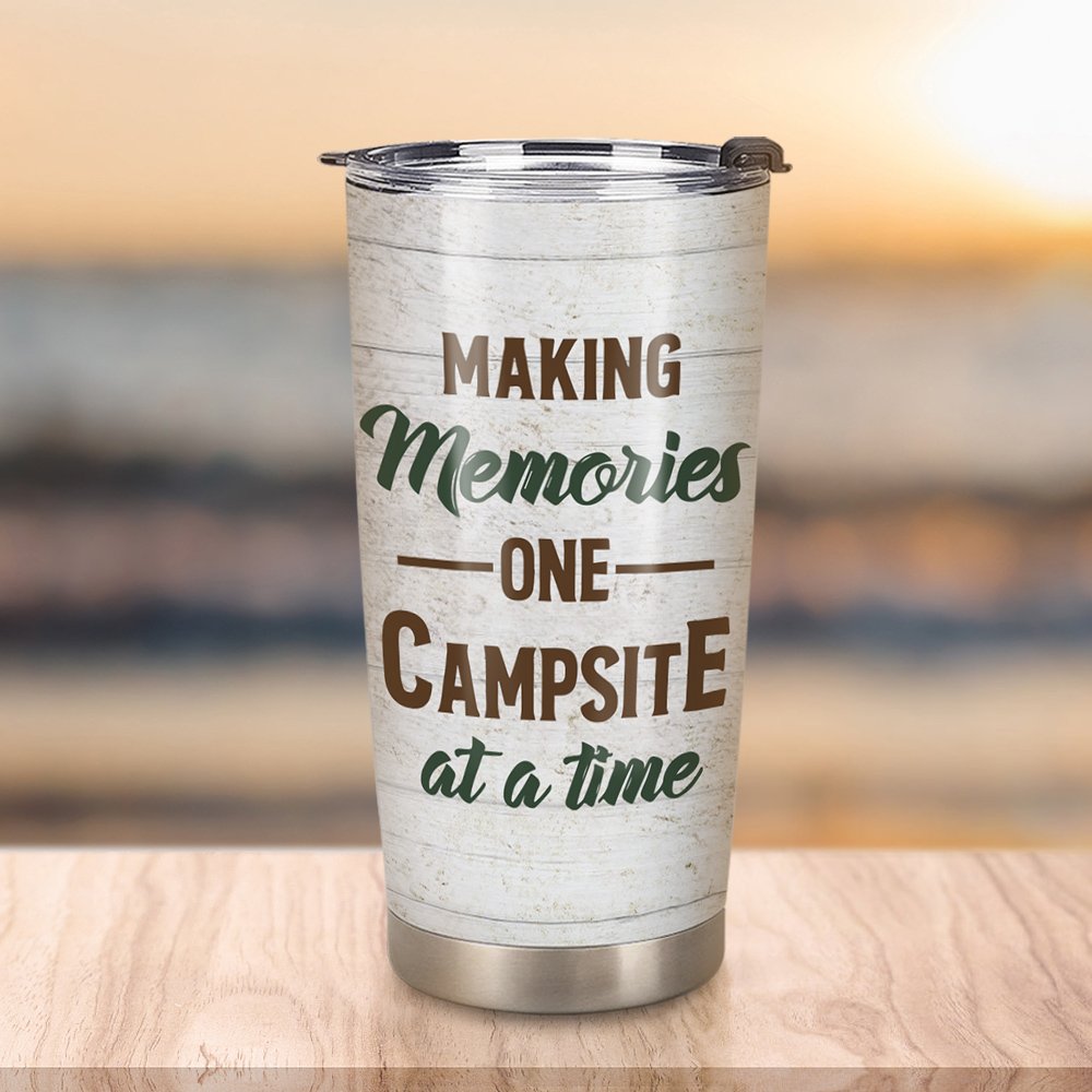 Vaso personalizado Making Memories Together Camping Couple 20oz para bebidas frías y calientes Regalo especial para pareja de enamorados 3