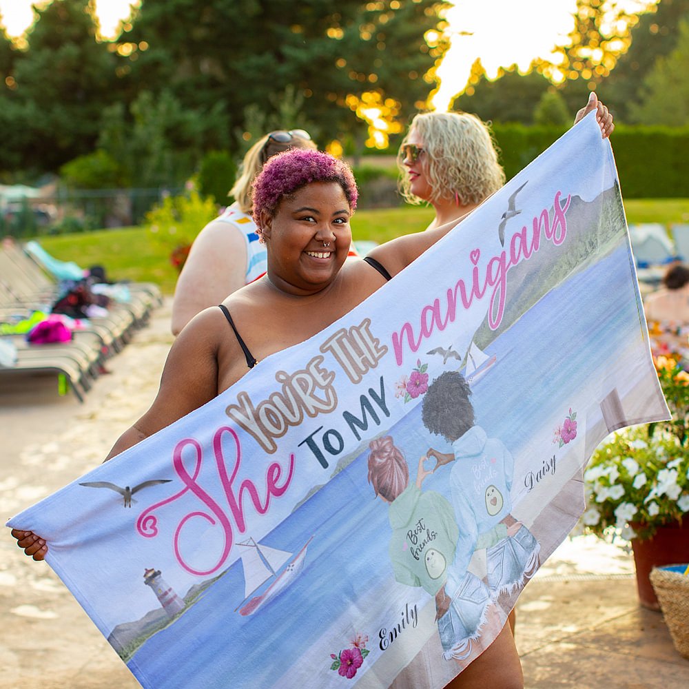 Personalizada You Are The "She" To My Nanigans Beach Girl Toalla de playa Toalla de piscina Sin arena Secado rápido para las mejores amigas Regalo 2