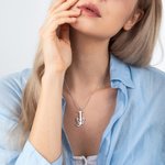 Spersonalizowany minimalistyczny naszyjnik z inicjałem motyla dla kobiet Prezent urodzinowy dla druhny na lato