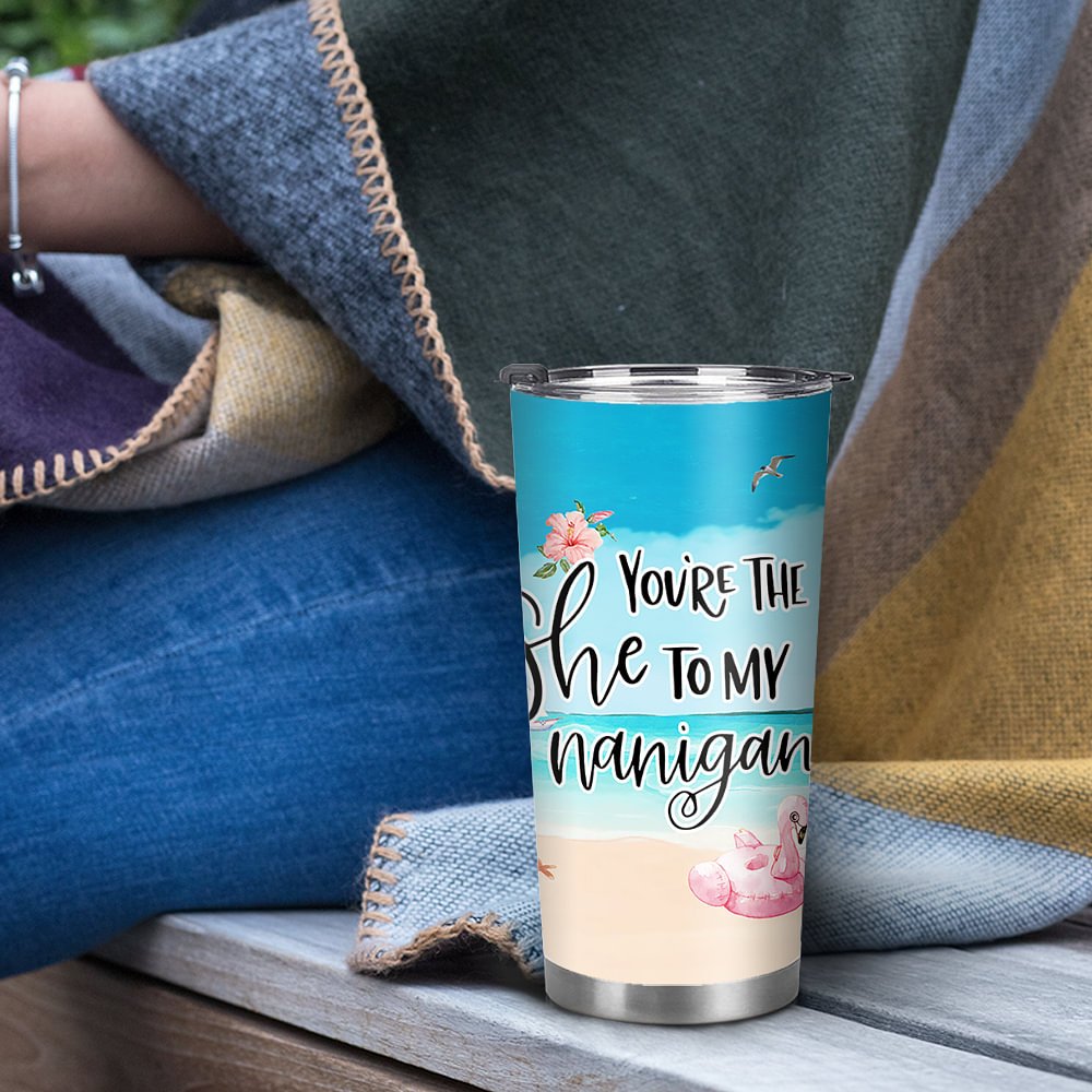 Vaso Personalizado To My Bestie You Are The "She" To My Nanigans 20oz Vaso Regalo Bestie para Bebidas Calientes y Frias 3