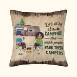 Couvre oreiller personnalisé Let's Sit By The Campfire And Watch People Park Their Campers Anniversary Birthday Gift for Camping Couple Sofa Decor