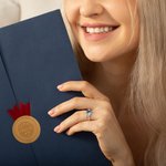 Gepersonaliseerde Geboortesteen Ring met Zirkoon Klas van 2026 Gegraveerde Mementos Jewelry Afstudeer Cadeau voor Vrouwen