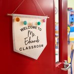 Personalisierte Boho Lehrer Name Türhänger mit Filzkugeln Klassenzimmer Willkommen Zeichen Lehrer Geschenk zurück zu Schule Geschenk Lehrer Anerkennun