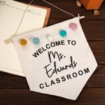 Personalisierte Boho Lehrer Name Türhänger mit Filzkugeln Klassenzimmer Willkommen Zeichen Lehrer Geschenk zurück zu Schule Geschenk Lehrer Anerkennun