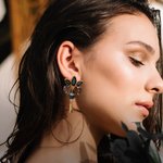 Gepersonaliseerde Iris Bloem Oorbellen met Druppel Initiaal Zwart Bruiloft Stijl Bengelen Iris Oorbellen Zirkoon voor Bruidsmeisje Vrouwen Meisje Sieraden