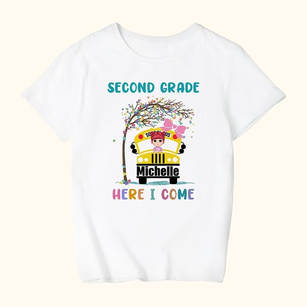 Maglietta personalizzata Here I Come School Bus Kid Ritorno a scuola Primo giorno di scuola Regalo di celebrazione per ragazzo ragazza
