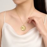 Collier Medaille Personnalisée avec Photo Gravée 2-4 Prénoms Pierres de Naissance Cadeau d'Amitié pour Femme