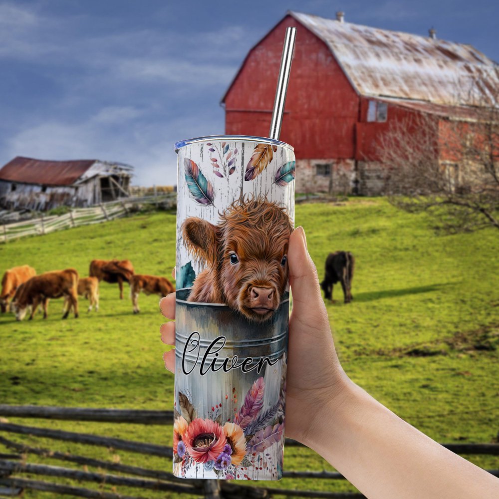 Vaso personalizado de acero inoxidable con tapa y pajita para los amantes de las vacas Baby Highland Cow In A Bucket 20oz 2
