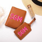 Porte-Passeport Étiquette Bagage Personnalisées avec Initiales Bicolores Accessoires de Voyage Cadeau Bridal Shower Vacances pour Femme