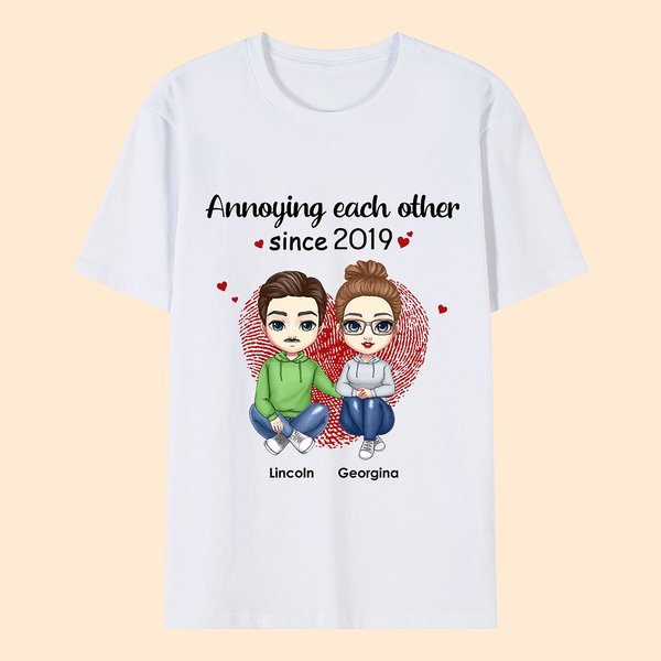 Gepersonaliseerd Elkaar Ergerend Sinds Vele Jaren T-shirt Unisex T-shirt Valentijnsdag Verjaardagscadeau voor koppel Vrouw Vriendin