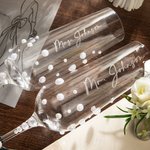 Henkilökohtainen sarja 2 kaiverrettu häät Crystal 7.5oz samppanja flutes koristeltu helmet ja nauha vuosipäivä häät lahja vastanaineille pari