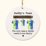 Gepersonaliseerd Papa's Team Voetbal Familieshirt Kerstboom Ornament Vaderdag Kerstcadeau voor Vader Opa Echtgenoot
