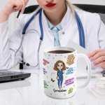 Tazza personalizzata in ceramica bianca da 15 oz con nome per il lavoro, l'ufficio, il campeggio, la settimana dell'infermiere, la laurea, il Natale e