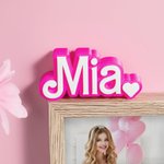 Plaque d'Identité Personnalisée Style Poupeé Fans Rose Imprimée en 3D Marque Décoration de Bureau Cadeau d'Anniversaire pour Fille Fan de Poupée Fans