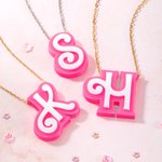 Personalisierte 3D Gedruckte Pinke und Weiße Geschwungene Initiale-Halskette mit anfänglichen Geburtstag Geschenk für sie