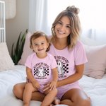 Personalisierte Retro Halloween Hippie Geist Kürbis Blume Schmetterling Skelett Baby Strampler Halloween Geschenk für Baby oder neue Mutter
