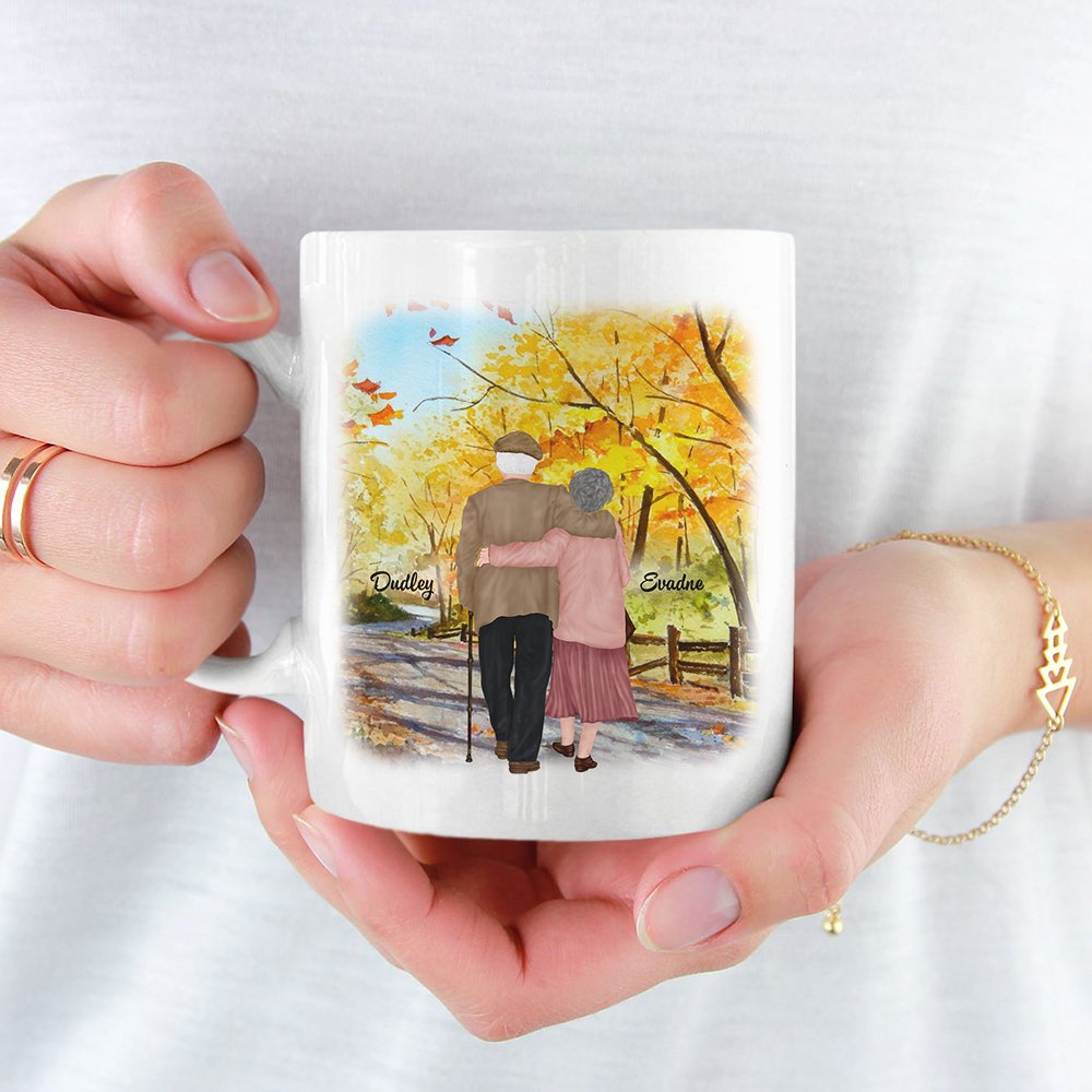 Personalizada You May Be On Person But To Me You Are The World Taza de Cerámica con Asa en C Regalo de Aniversario Regalo de Cumpleaños para Pareja 2