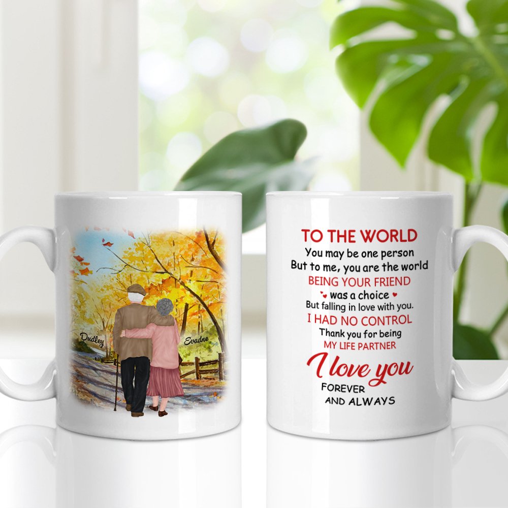 Personalizada You May Be On Person But To Me You Are The World Taza de Cerámica con Asa en C Regalo de Aniversario Regalo de Cumpleaños para Pareja 3