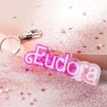 Porte-clé Personnalisé avec Nom Accessoire en Acrylique Paillettes Roses Décor Sac Cadeau pour Fans de Poupée