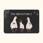 Zerbino personalizzato Halloween Ghost Geese Pumpkin con nome della famiglia Regalo di Halloween per amico di famiglia Agriturismo Home Kitchen Floor Decor