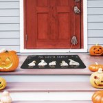 Zerbino personalizzato Halloween Ghost Geese Pumpkin con nome della famiglia Regalo di Halloween per amico di famiglia Agriturismo Home Kitchen Floor Decor