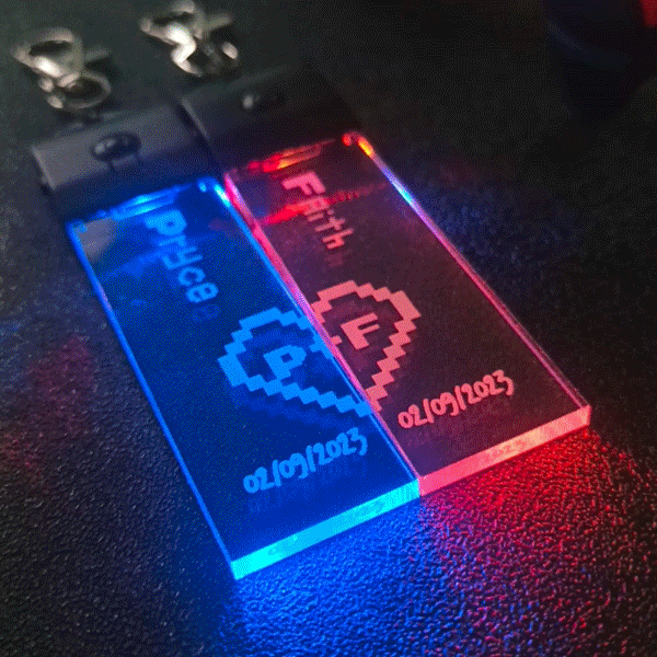 Personalisierte Paar LED Gamer Paar Schlüsselbund Romantische Schlüsselanhänger Set Weihnachten Jahrestag Geschenk für Gamer Paar Freund
