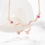 Collier Personnalisé Pierre de Naissance en Molécules de Sérotonine avec Carte Cadeau pour Mère Professeur de Chimie Médecin