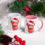 Personalisierte Hochlandrind mit Weihnachtsmannmütze Keramiktasse 330ml Doppelseitiger Druck Weihnachtsgeschenk für Familie Freunde