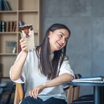 Gepersonaliseerde Just A Girl Who Loves Books 30oz Curved Tumbler Kerstmis Reading Gift voor vrouwen boekenliefhebbers