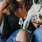 Gepersonaliseerde Leuke Spook Hond Pompoen Badge Reel Glitter Acryl Badge Halloween Gift voor Dog Lover