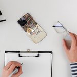 Spersonalizowane etui na telefon komórkowy Just A Girl Who Loves Books z imieniem Urodziny Boże Narodzenie Czytanie Prezent dla siostry Przyjaciółka Miłośniczka książek