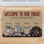 Tapis de Porte Personnalisé avec Nom et Dessin de 1-6 Chiens ou Chats Cadeau Fête Emménagement Anniversaire pour Amoureux d'Animal de Compagnie