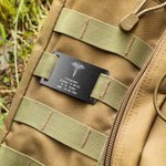 Etiquette de sac à dos en acier inoxydable personnalisée avec icône et texte gravés Cadeau militaire pour lui