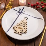 Support 3D Personnalisé Arbre de Noël en bois Noms de table pour le dîner de Noël Cadeau pour la famille et les amis